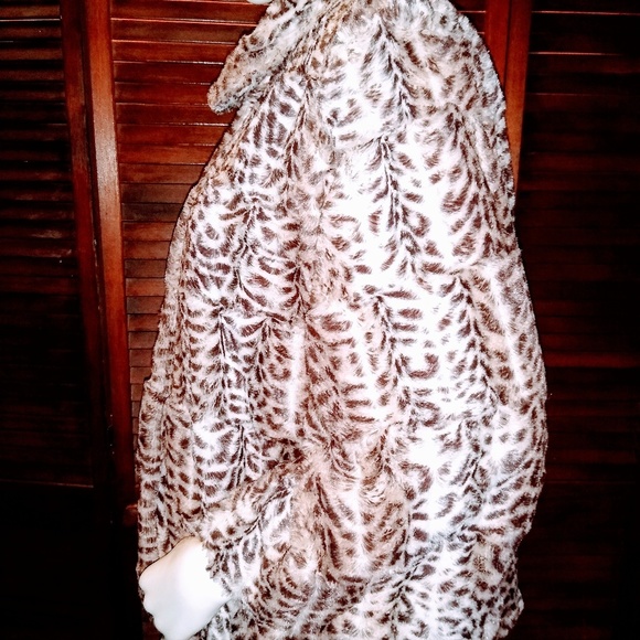 Disorderly Conduct Closet/ fashion resale - Picture 4 of 4